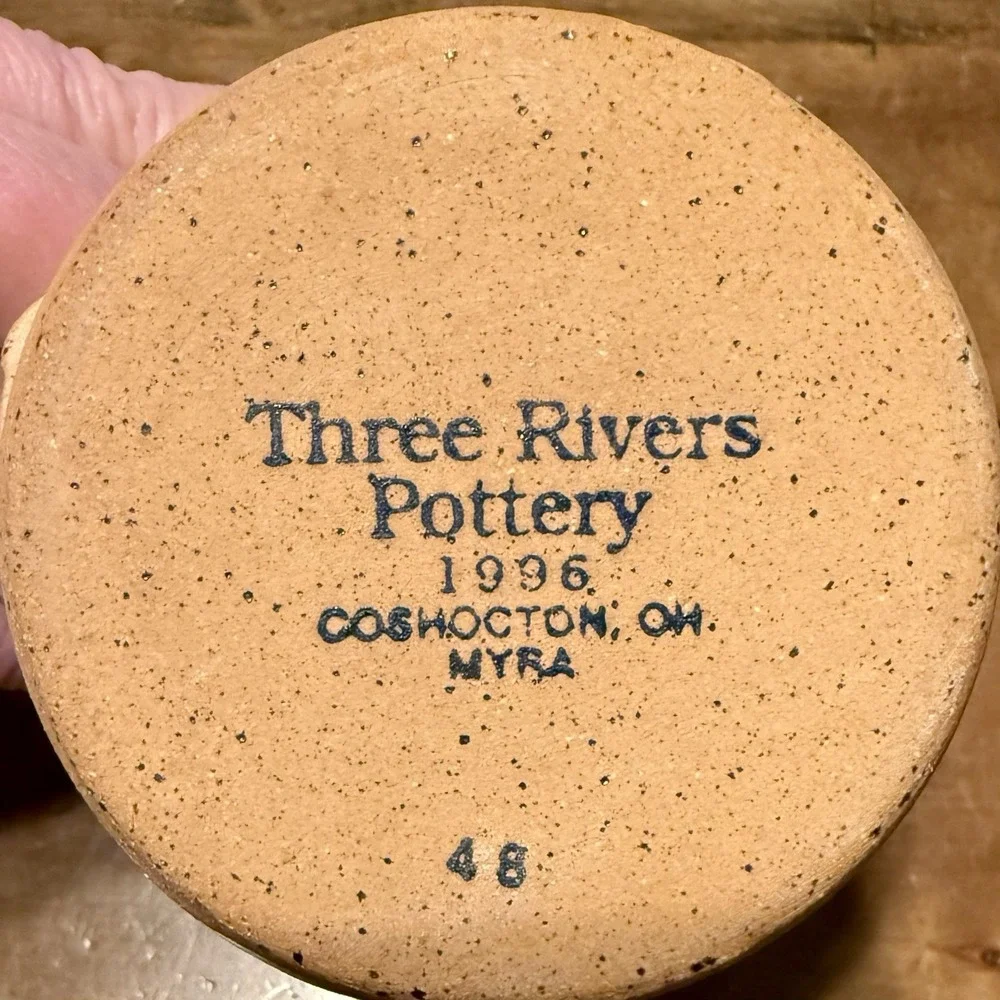 2pc VTG 1996 Three Rivers Pottery SNOWMAN Mug Myrna 48 Hand Painted Ohio USA - Picture 4 of 4